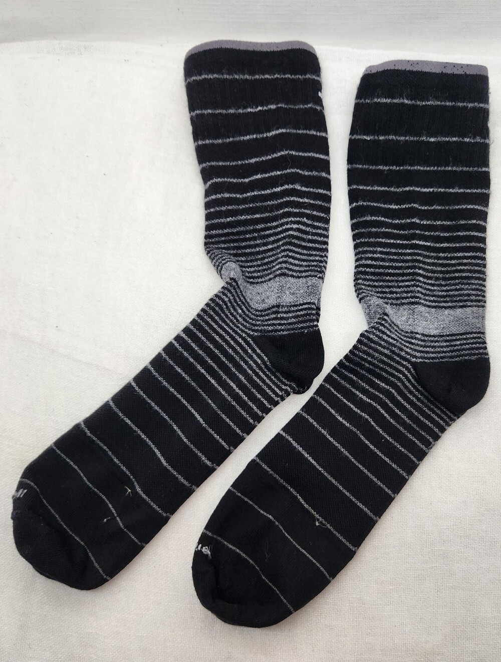 Sockwell Womens Small Compression Black Gray Socks Mid Calf